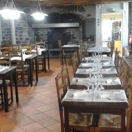 Auberge Les Fontilles Coltines Eksteriør bilde