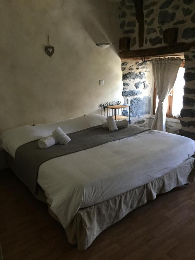 Auberge Les Fontilles Coltines Eksteriør bilde